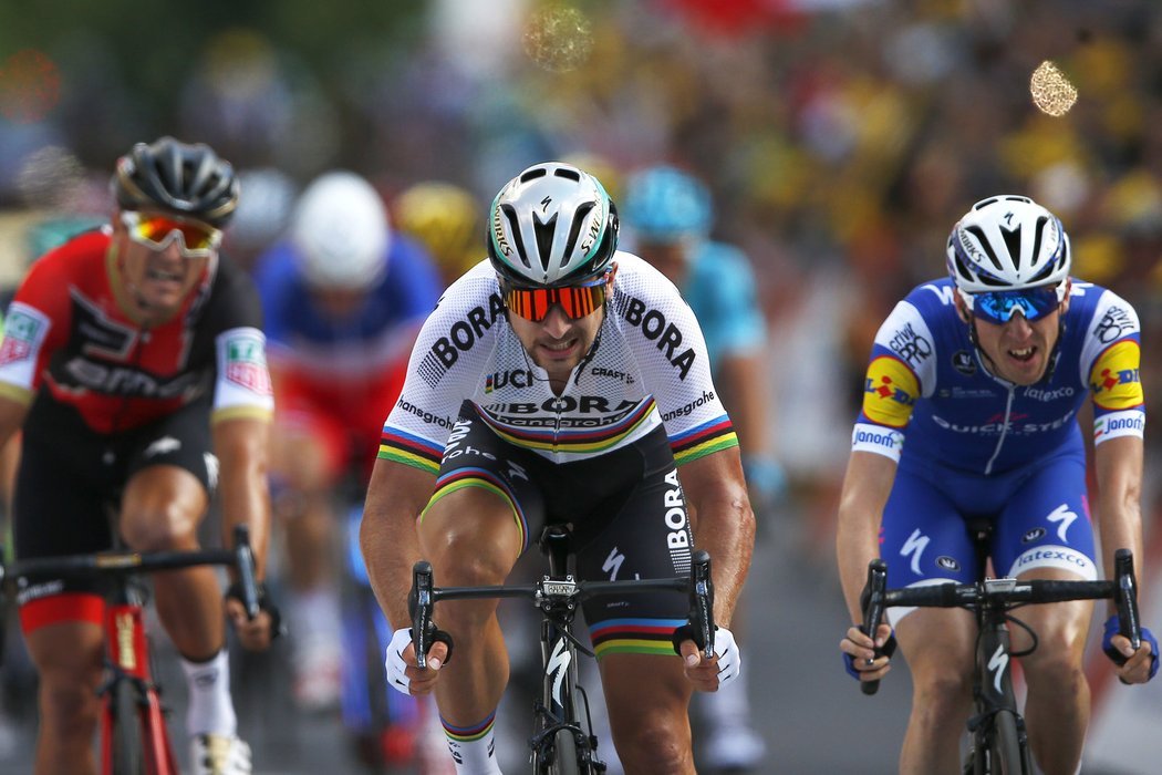 Peter Sagan spurtuje do cíle třetí etapy Tour de France