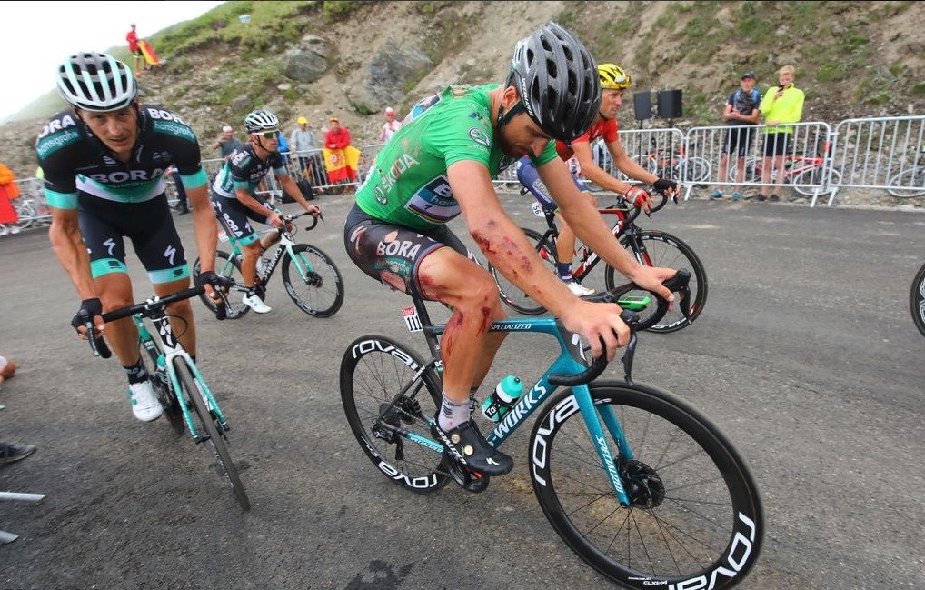 Peter Sagan v sedmnácté etapě Tour de France spadl.