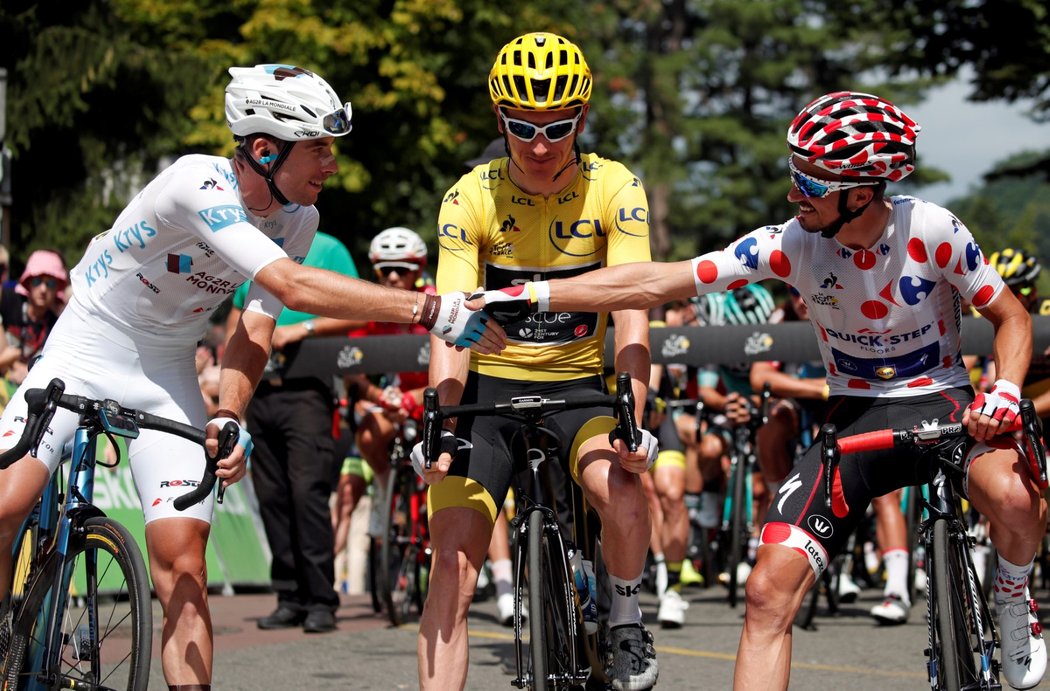 Pierre Latour, Geraint Thomas a Julian Alaphilippe před startem 19. etapy Tour de France
