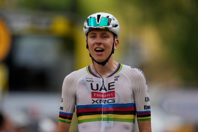 Pogačar ovládl šestou etapu Tour a sebral i žlutý dres. Průběžný lídr Träen upadl Pogačar ovládl šestou etapu Tour a sebral i žlutý dres. Průběžný lídr Träen upadl