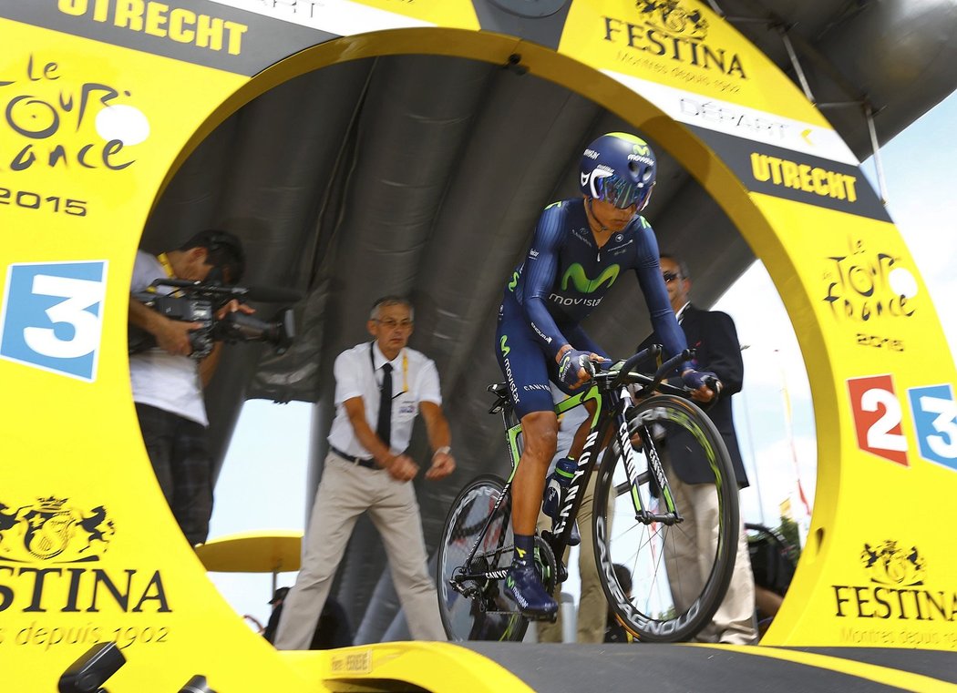 Nairo Quintana vyjíždí do první etapy Tour de France