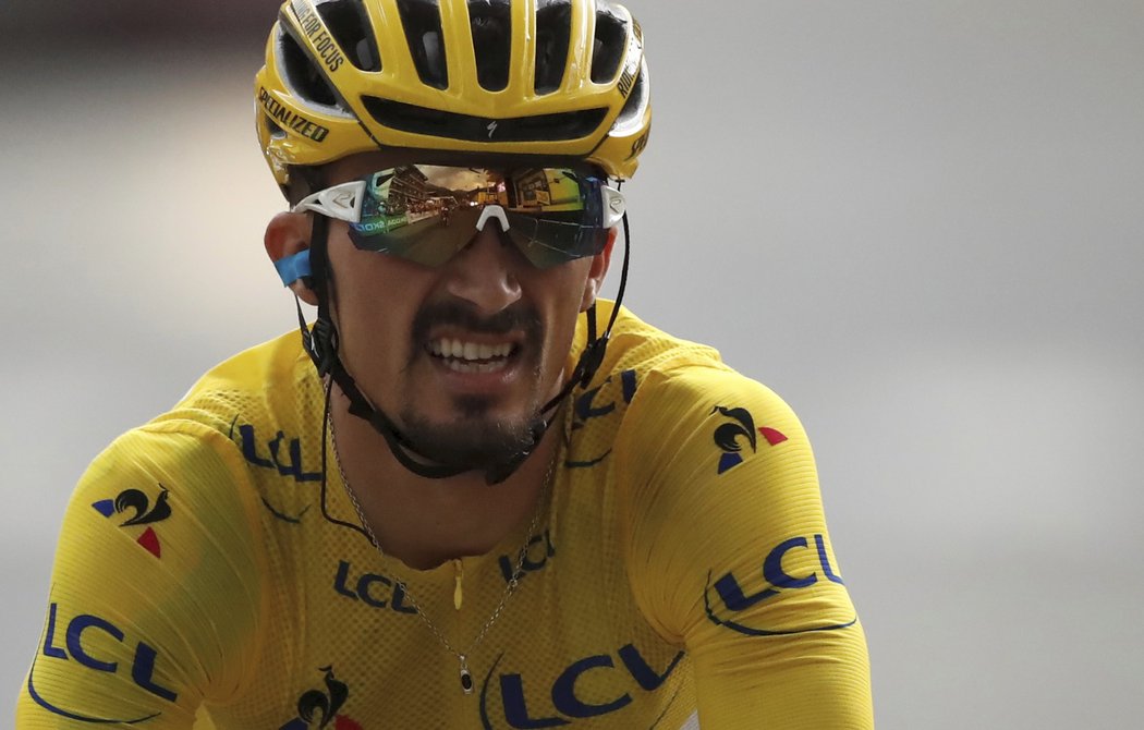 V čele Tour de France je nadále Francouz Julian Alaphilippe.