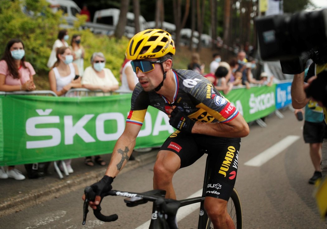 Slovinec Primož Roglič, jeden z favoritů Tour de France, během jízdy v etapě