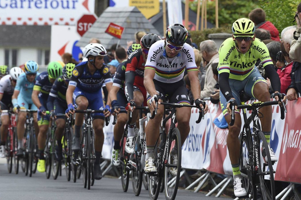 Roman Kreuziger na čele balíku jezdců na Tour de France