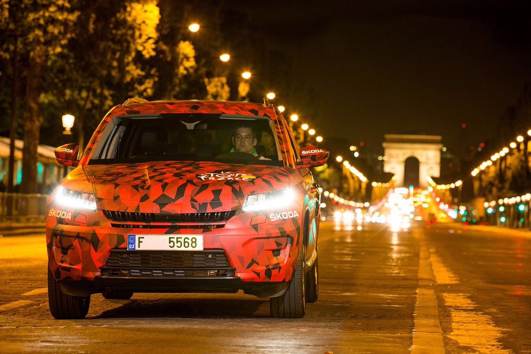 Nová Škoda Kodiaq brázdila pařížské ulice už v sobotu večer