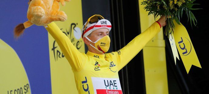 Tadej Pogačar zazářil při časovce na Tour de France a do Paříže dojede ve žlutém trikotu pro vedoucího závodníka