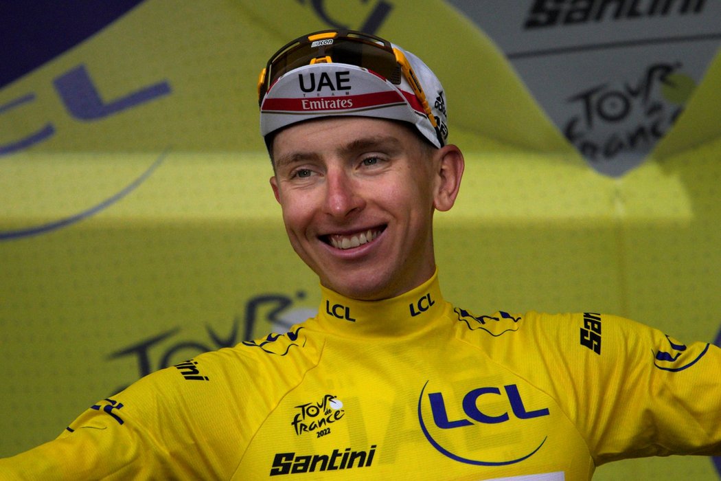 Tadej Pogačar oblékl dres pro aktuálního lídra Tour de France