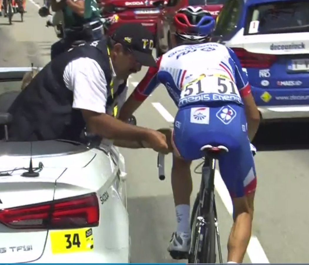 Thibaut Pinot na letošním ročníku Tour de France skončil, závod vzdal v 19. etapě.