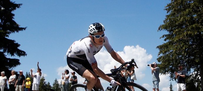 Britský jezdec Geraint Thomas na trati cyklistické Tour de France