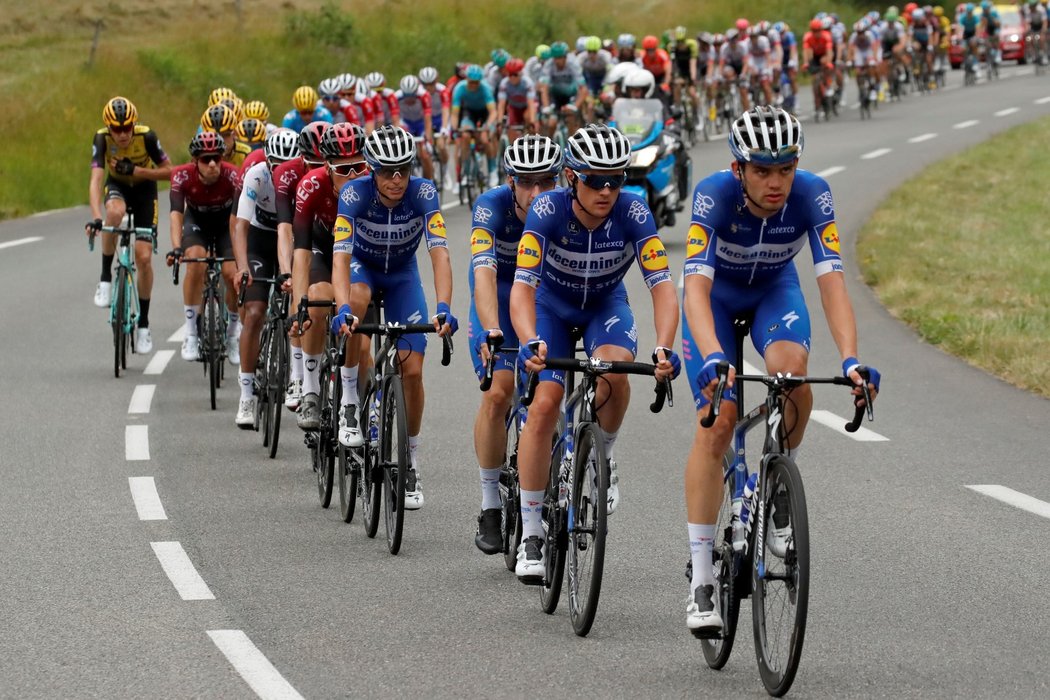 Na účastníky 15. etapy Tour de France čekalo na závěr stoupání Prat d´Albis