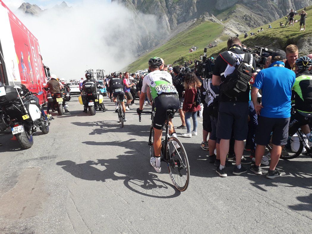 Roman Kreuziger po dojezdu na Tourmalet