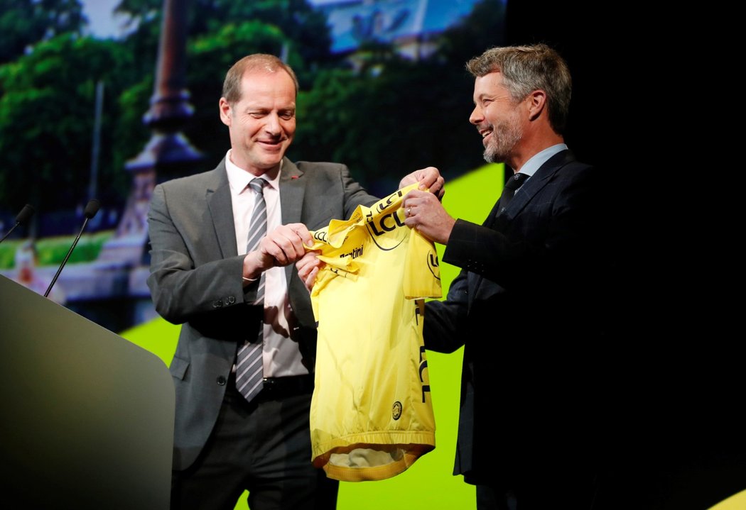 Ředitel Tour de France Christian Prudhomme a dánský princ Frederik při představování trasy ročníku 2022