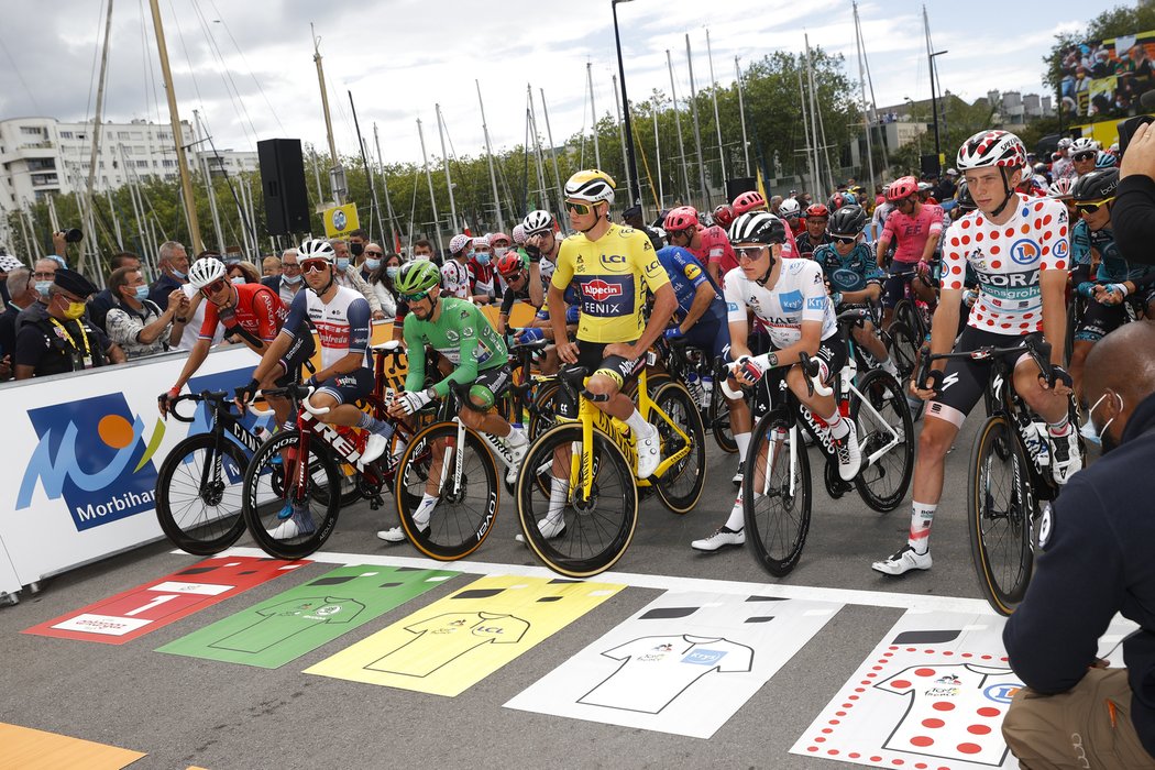Mathieu van der Poel odstartoval do etapy ve žlutém dresu