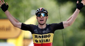 Velké sólo přes Mont Ventoux. Vyhrál Van Aert, Pogačar uhájil náskok