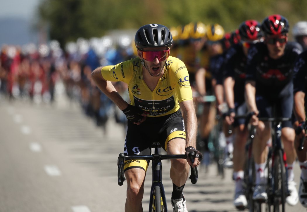 Adam Yates z týmu Mitchelton-Scott jede poprvé v kariéře na Tour de France ve žlutém dresu