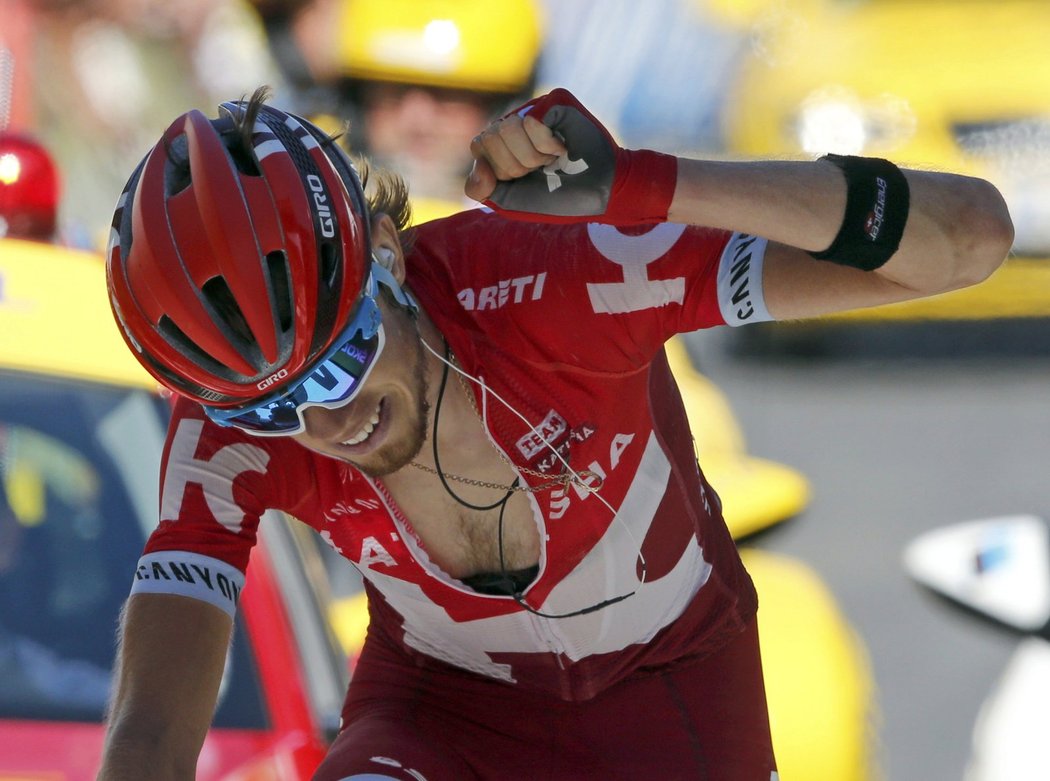 Ilnur Zakarin slaví prvenství v náročné etapě na Tour de France