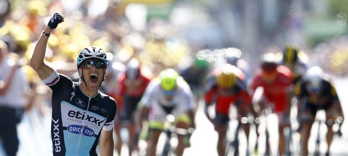 Je to tam! Zdeněk Štybar se raduje z etapového vítězství na Tour de France