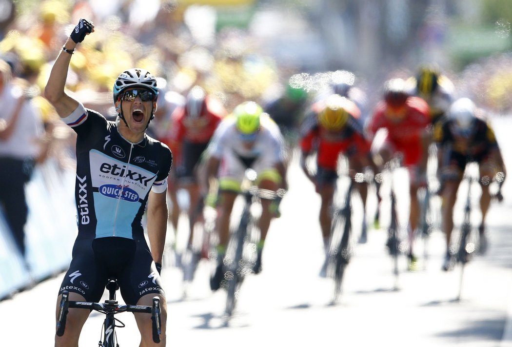 Je to tam! Zdeněk Štybar se raduje z etapového vítězství na Tour de France