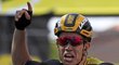 Wout van Aert slaví triumf v desáté etapě Tour de France