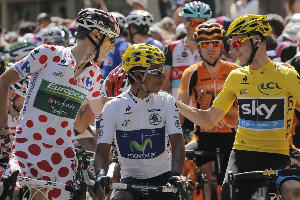 Peloton na startu 9. etapy Tour de France 2013