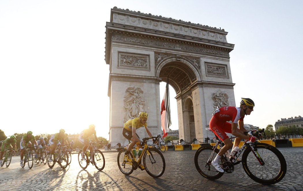 Poslední etapu 100. ročníku Tour de France vyhrál ve spurtu pod světly na Champs-Elysées v Paříži německý cyklista Marcel Kittel. Celkově zvítězil Brit Chris Froome, Roman Kreuziger skončil pátý, což je nejlepší český výsledek v historii.