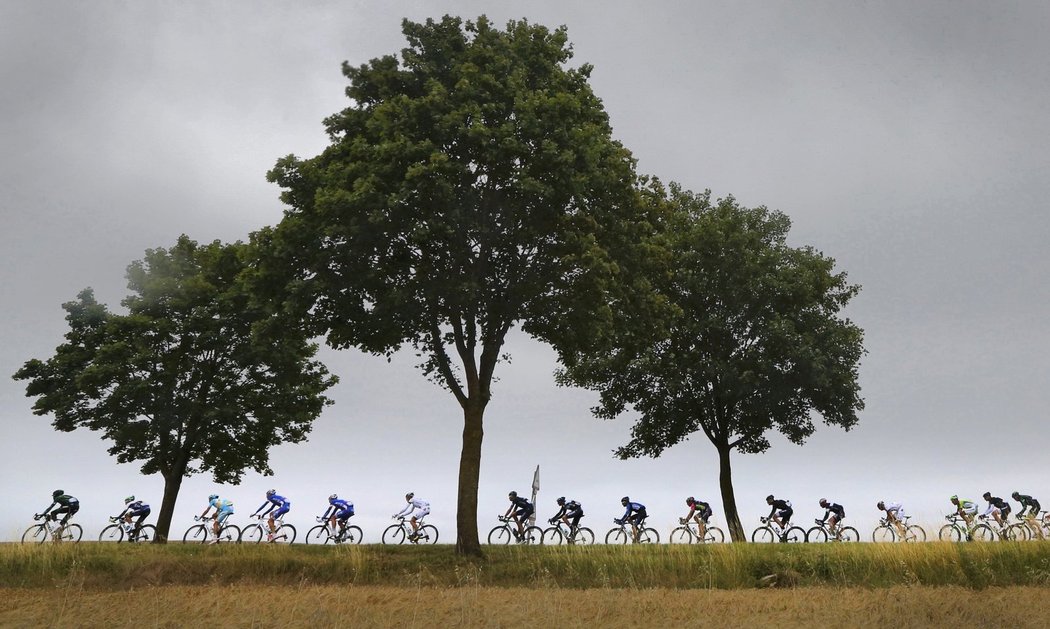 Tour de France se jezdí nejen ve městech, ale také v krásné francouzské přírodě