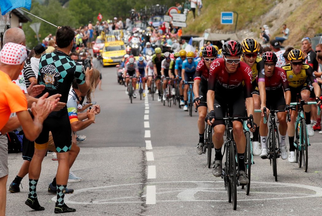 Brutální výšlap ve 20. etapě Tour de France pořádně potrápil cyklisty
