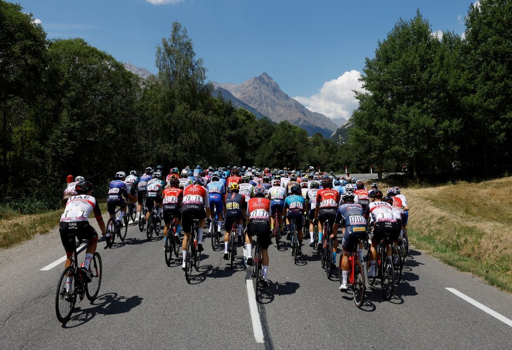 Peloton Tour de France míří ve 12. etapě opět ke Galibieru