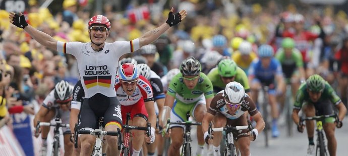 Německý cyklista André Greipel si v šesté etapě Tour de France dojel pro etapové prvenství