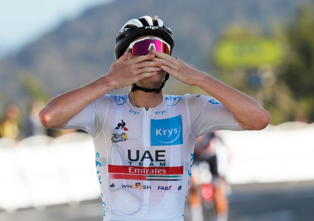 Radost slovinského cyklisty Tadeje Pogačara po výhře v 15. etapě na Tour de France