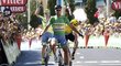 Slovenský cyklista Peter Sagan slaví, vyhrál spurterskou etapu před lídrem Chrisem Froomem