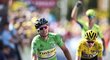 Slovenský cyklista Peter Sagan v cíli před lídrem Tour de France Chrisem Froomem