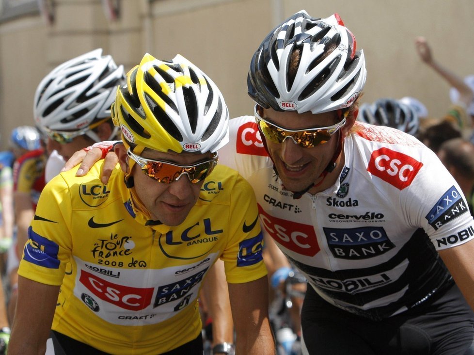 Kolegové ze stáje CSC Carlos Sastre a Fabian Cancellara (vpravo).