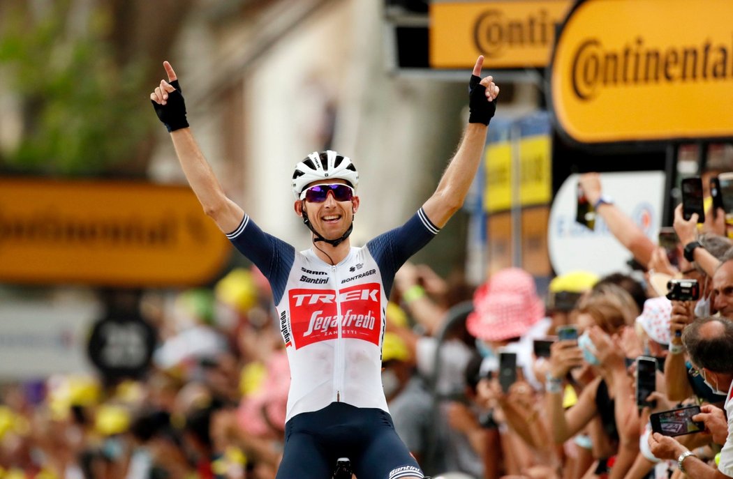 Bauke Mollema oslavuje vítězství ve 14. etapě Tour de France