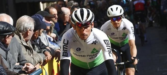 Roman Kreuziger spadl třicet kilometrů před cílem, závod následně nedokončil