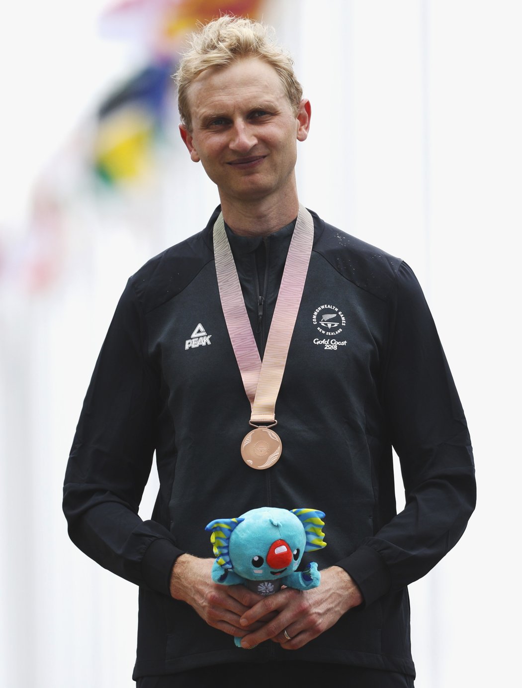 Cyklistický bronz pro bývalého veslařského šampiona Hamishe Bonda.