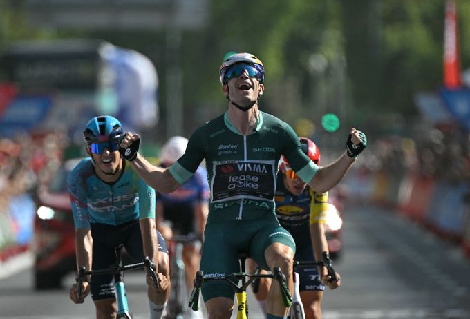 Van Aert slaví druhé etapové vítězství. Vueltě nadále vládne domácí Mas Van Aert slaví druhé etapové vítězství. Vueltě nadále vládne domácí Mas