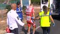 Tadej Pogačar utrpěl při pádu na Vueltě otřes mozku, zlomeniny klíční kosti i sedmého krčního obratle