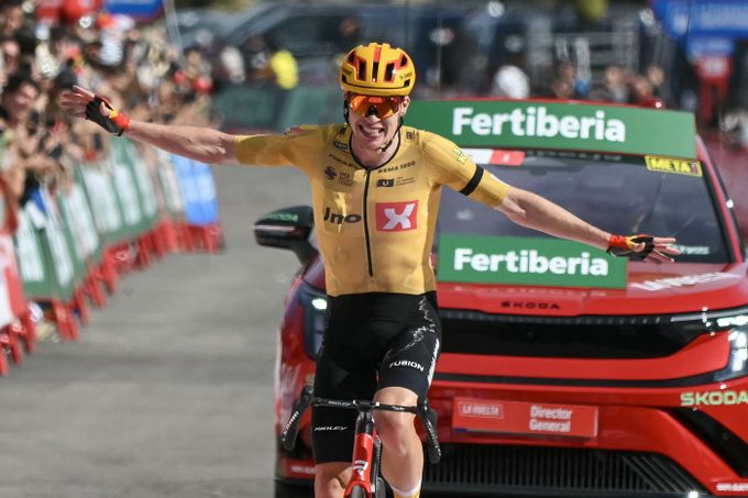 Vítěz s černou páskou. Sedmou etapu Vuelty v den úmrtí krále opanoval norský cyklista Vítěz s černou páskou. Sedmou etapu Vuelty v den úmrtí krále opanoval norský cyklista