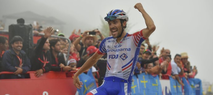 Thibaut Pinot se raduje z triumfu v 15. etapě Vuelty