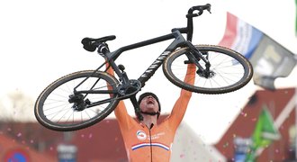 Mistrem světa v cyklokrosu je Mathieu van der Poel, Boroš byl 14.