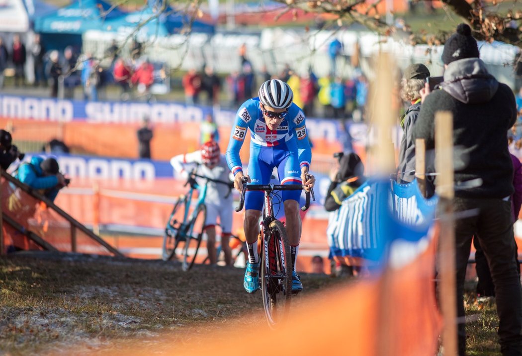 Jakub Ťoupalík v závodě juniorů na Světovém poháru v Táboře