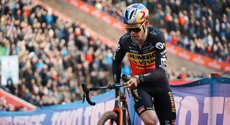 Souboj gigantů v písku vyhrál Van Aert. Boroš se posunul, Štybar cíl neviděl