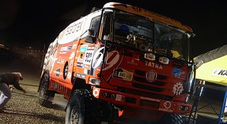 Loprais si na Dakaru polepšil na šesté místo, čtvrtý je Kolomý