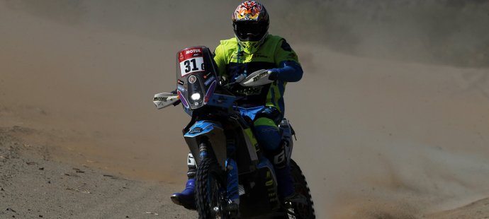 Motocyklista Martin Michek na trati Dakaru
