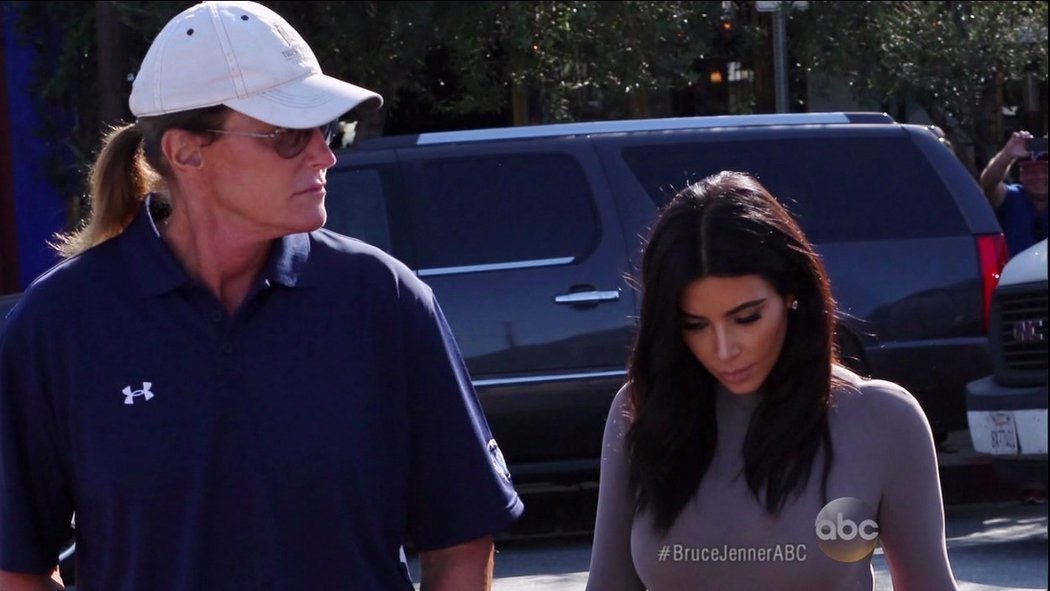 Bruce Jenner vyženil se svou třetí manželkou tři dcery, jednou z nich je i Kim Kardashian