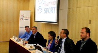 Verbíř, Divecký či Šlégr podpořili Hnutí za sport poslance Dobeše