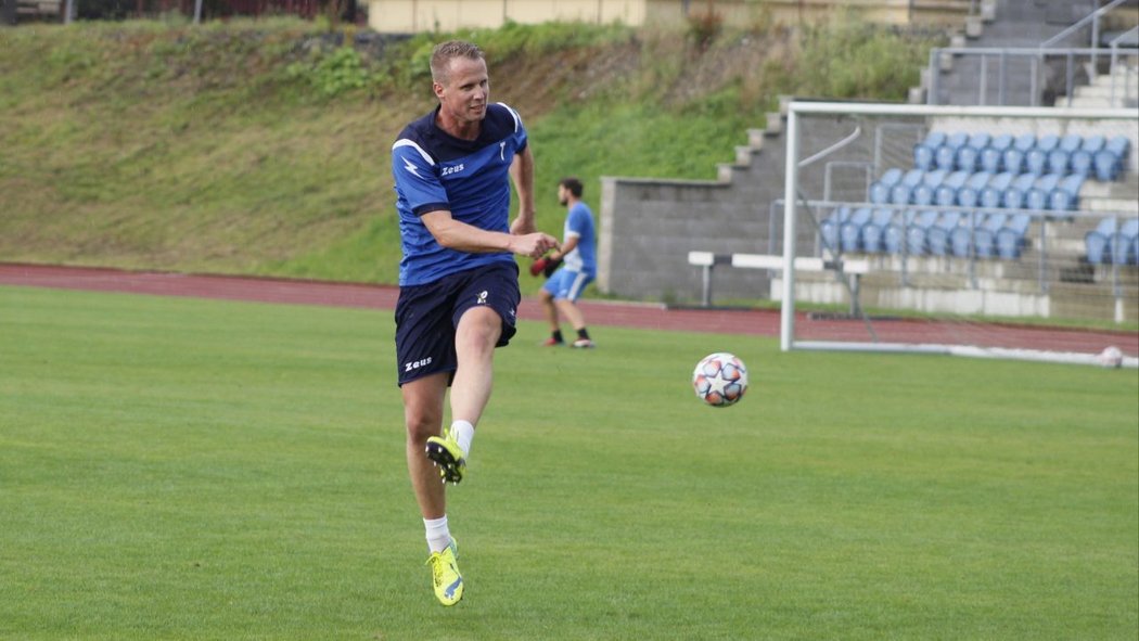 Zkušený obránce David Limberský zvládl vítěznou premiéru v ČFL za Jiskru Domažlice