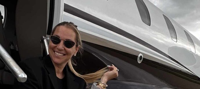 Dominika Cibulková si umí užívat života. Na dovolenou vyrazila ve velkém stylu.