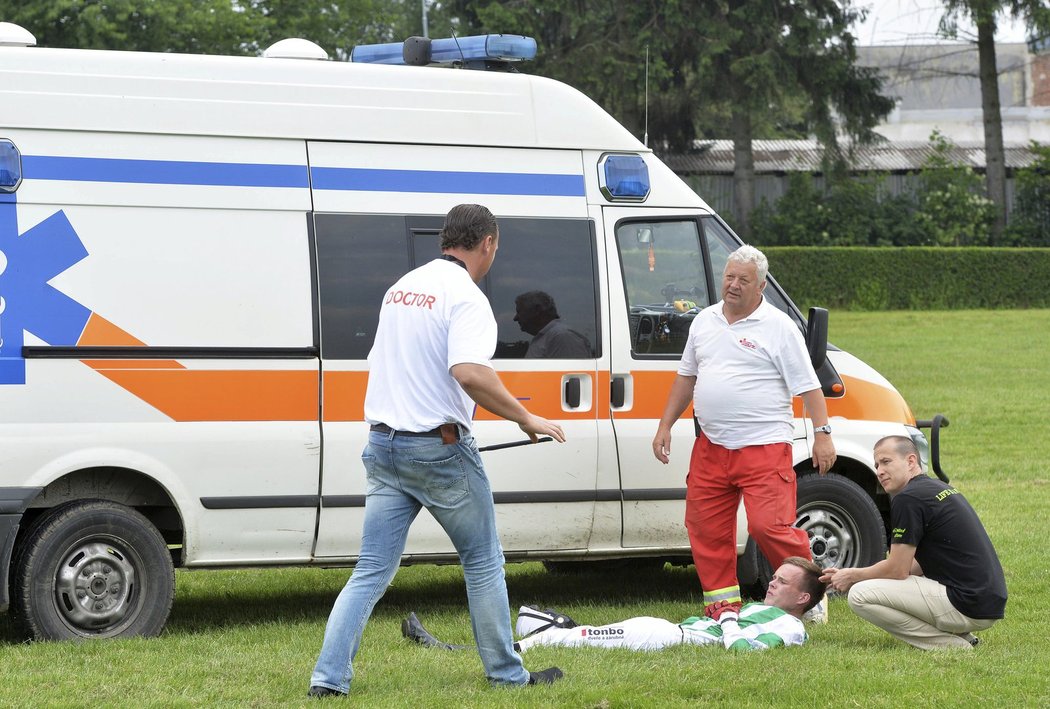 Patrick Boekhout po pádu z koně Theophilose.